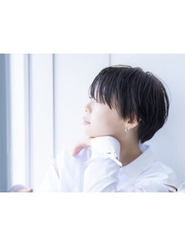 【小顔補正カット】が大人気！フォルム重視の巧みなカット技術で、360度どこから見ても美しいスタイルに♪