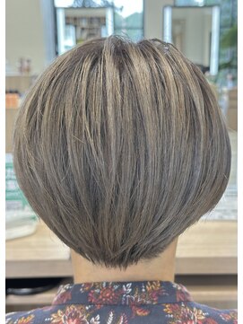 ディーボーイ 健軍店(D-BOY) ショート/ブリーチ/アッシュベージュ