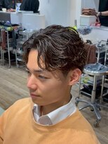 フィフス(fifth) 原宿毛流れフェザーパーマセンターパート刈り上げビジネスヘア