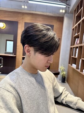 アトラクト バイ ラック 津田沼(Attract by LUCK) 刈り上げセンターパート/メンズパーマ/学割U24/ブリーチ/カラー