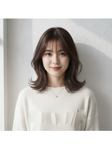 揺れる毛先が魅力、柔らかミディアム