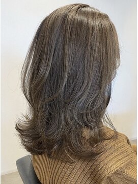 アンジュール(UNJOUR.) 20代30代髪質改善カラー◎レイヤー×透明感シアーベージュ