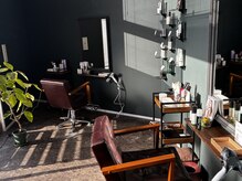 ツキ(TUKI)の雰囲気（金沢エリア初。平日22時まで受付可能なオーガニックカラー専門店）