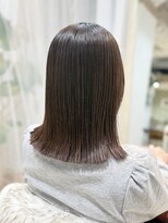 ウミネコ美容室 センター北hanare店(Umineko美容室) 広がり抑えて自然な外ハネミディアム