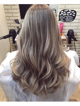 ハピネスフィール 宇治店(Happiness FEEL) 外国人風ハイトーン ブロンドホワイトカラー【happinessFEEL浦】