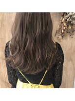 ツイギー 伊賀上ビル店(TWiGGY)&nbsp;ゆるナチュラルなロング。透明感アッシュ。
