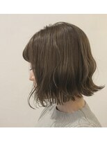 マウロア(MAULOA)&nbsp;“くびれボブ 切りっぱなし ヌーディーカラー”中西英美子