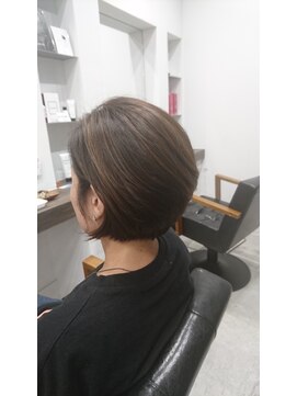 リアン バイ トルシュ ヘアワークス(Riant by TORChe hair works) ニューアンスハイライトショートBOB