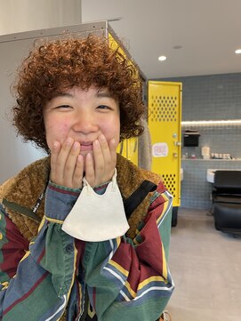 ナループロア ハチ(Nalu pu loa hachi) まんまるもふもふパーマ