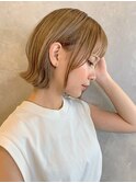 顎ラインボブ 眉上バング 外ハネボブ ハイトーンベージュ S1021