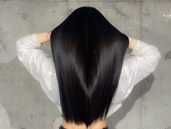 アトリエノエラ(Atelier Noella)の写真/最適ｐｈと低温アイロンがつくる髪質改善ストレート♪