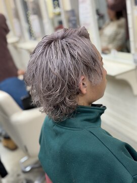 ロジーリリーヘアーズ(Rosy Lily hair's) ホワイトシルバーカラー