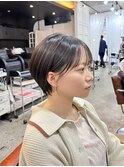 20代 30代 耳掛けショートボブ