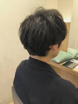 ウイバイファースト(u'i by first)&nbsp;襟足がすっきりと短くカットされたスタイル