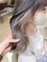 ネオリーブ チロル 横浜西口店(Neolive CiroL.)&nbsp;見せるインナーカラー/ホワイトグレージュ/卵型【横浜】k