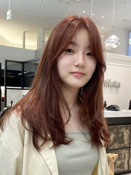 アルティファータ(artifata) ロング レイヤーカット カーテンバング 前髪 レッドブラウン暖色