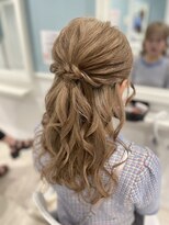 ホワイト 東京新宿店(White) キレイめハーフアップ