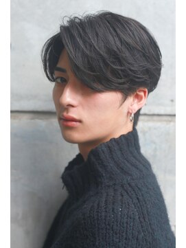 エミュ 表参道 青山(emu) 黒髪マッシュセンターパート表参道