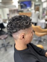 グロウアップバイトゥエンティーフォー 稲葉(glow up by24) フェード×ツイスト感パーマショート