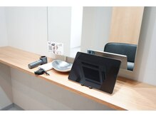 ［施術中も退屈しないタブレットマガジン、動画］