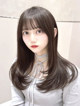 アフロート トウキョウ(AFLOAT TOKYO) ミディアムレイヤー短めぱっつん前髪小顔セミロング顔まわり横髪