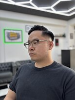 キングコング バーバーショップ バイ アルバレス(KING KONG BARBERSHOP by ALVAREZ)&nbsp;サイドパート×パーマ［所沢市/スキンフェード/バーバー］