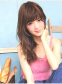 大人可愛い流し前髪柔らかカール