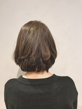 ヴァンクシー バイ ルナ(VANKCY by Luna) 【neolive plus 向ヶ丘】ふんわりワンカールボブ グレージュ