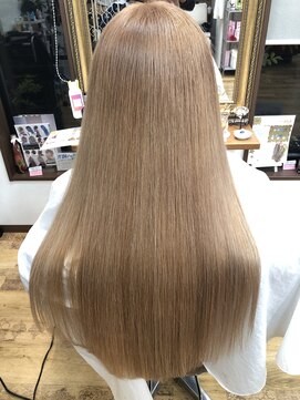 リリー ヘアーアンドビューティー(Lily) ハイトーンミルクティベージュ