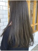オリーブグレージュ