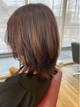 ヘアーラウンジ プリム(HAIR LOUNGE Prim)の写真/【西尾口駅徒歩5分】落ち着いた雰囲気が通いやすい。大人女性ならではのお悩みも熟練スタイリストにお任せ!