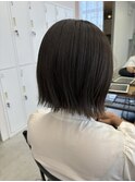 軽め外ハネ切りっぱなしボブ