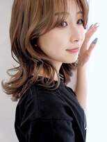 シェリー(Cherie) ミディアムヘア くびれ巻き シースルーバング ベージュ