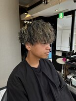 アイズ 海老名(AIZU)&nbsp;ツイストスパイラルパーマ　ハイライト　ホワイトメッシュ　眉毛