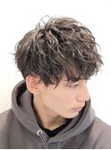 刈り上げ波巻きパーマメンズウルフカット韓国ヘアシャドウパーマ