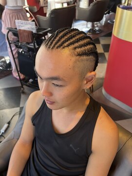グリッツ (GLITZ) コーンロウメンズ特殊ヘア横浜石川町徒歩30秒!