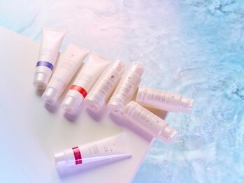 フリーナ(Frina)の写真/髪の状態を見極め、あなたに合ったトリートメントをご提案!髪の内側から補修するから、指通りなめらか*