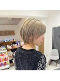 小顔ショートボブカラー大人ショートボブひし形ショートカット