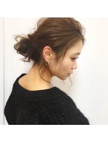 ギフト(GIFT)&nbsp;ルーズアレンジ[カーキアッシュ/イノセントカラー/アップバング]