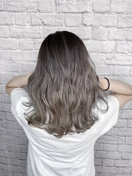 リヒト ヘアワークス(Licht HairWorks) 外国人風ブロンドグレージュ