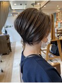 頭が綺麗にみえるショートスタイル