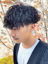 《*ヘアデザイン紹介*》髪が短めのスタイルに波巻きスパイラルパーマで、より清潔感のあるヘアに*[町田]