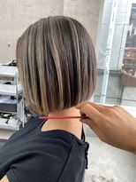 イキ 表参道(iki omotesando)&nbsp;モード/無造作ウェーブ/大人ガーリー[表参道駅]