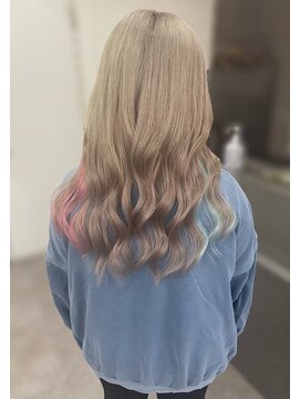 オズ 梅田店(OZ) ＃ホワイトミルクティー＃エクステ60枚イヤリングピンク×シアン