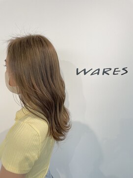 ウェアーズ(WARES) ベージュカラー