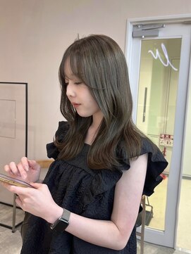 ウェイズトウキョウ 新宿店(Ways TOKYO) 透けるオリーブベージュ×流れるお顔周り