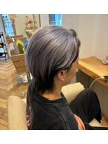 リノ(Lino)&nbsp;襟足長めショート×ホワイトアッシュ