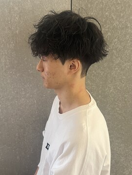 ニアウ 太田店(Niau) メンズのナチュラルマッシュ波巻きスパイラルパーマ質感重視