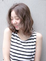 リリアン 青山(relian) アッシュカラーは巻き髪で抜け感を