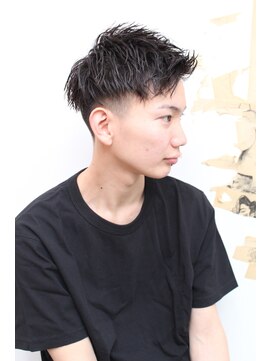 メリケンバーバーショップ コウベ(MERICAN BARBERSHOP KOBE) コンマヘアショートレイヤーかき上げパーマトランクスヘア